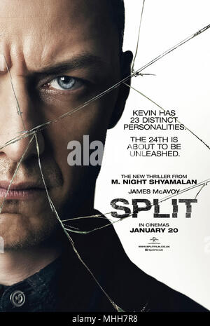 Split (2016) unter der Regie von M.Night Shyamalan und Hauptdarsteller James McAvoy, Anya Taylor-Joy und Haley Lu Richardson. Drei junge Mädchen von einem Mann mit multipler Persönlichkeitsstörung entführt. Stockfoto