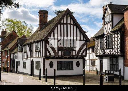 Schwarze und weiße Fachwerkhaus des Oken Haus Gehäuse Thomas Oken Teestuben. Die Castle Street, Warwick, Warwickshire, West Midlands, England, Großbritannien, Großbritannien Stockfoto