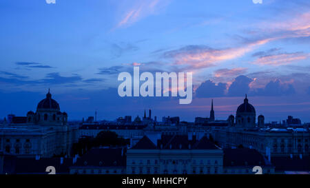 Sunrise skyline Altstadt oder Innere Stadt Wien, Österreich. Von Naturhistorisches Museum, St. Stephen's Cathedral, Kunsthistorisches Museum Wien. Stockfoto