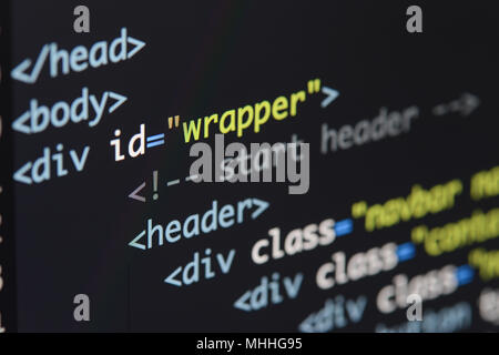 Html Code entwickeln. Programmierung Workflow abstrakter Algorithmus Konzept. Zeilen HTML-Code sichtbar. Stockfoto