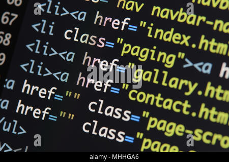 Html Code entwickeln. Programmierung Workflow abstrakter Algorithmus Konzept. Zeilen HTML-Code sichtbar. Stockfoto