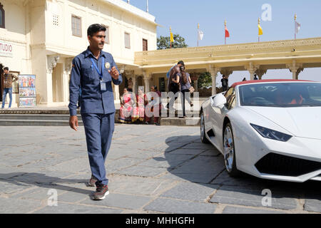 Supercars im City Palace, Udaipur, auch als die Stadt der Seen, das Venedig des Ostens genannt, ist die historische Hauptstadt des Königreichs von Mewar, Rajasthan. Foto Mike Abrahams Stockfoto