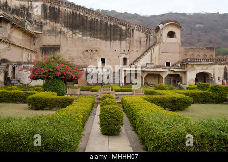 Bundi Palace. Rajasthan, Indien. Der Bundi Palace liegt auf einem Hügel neben dem Taragarh Fort und ist bekannt für seine traditionell Wandmalereien und Fresken. Stockfoto