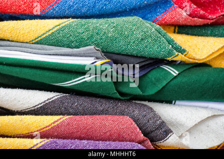 Verschiedenen Farben mexikanischer Poncho fabric Stockfoto