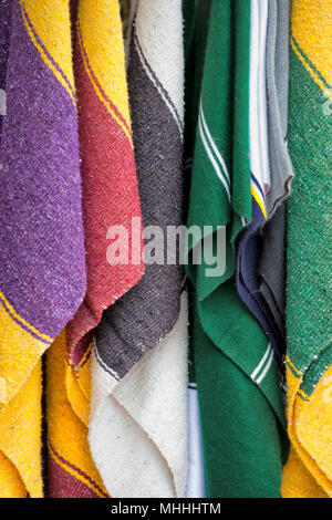 Verschiedenen Farben mexikanischer Poncho fabric Stockfoto
