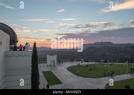 LOS ANGELES, USA - August 3, 2014 - LA Luftaufnahme von der Sternwarte bei Sonnenuntergang Stockfoto