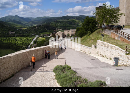 Palazzo Vescovile, Museum und Hauptplatz der wunderschönen mittelalterlichen Stadt im Herzen der Region Umbrien, Italien. Stockfoto