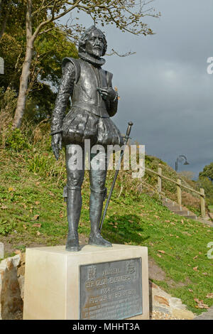 Denkmal für Admiral Sir George Somers, Lyme Regis, Dorset Stockfoto