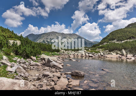 Obere Muratovo See und Todorka Peak, Pirin-gebirge, Bulgarien Stockfoto