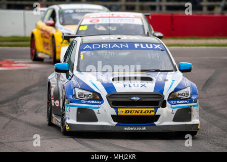 Donington Park, Derbyshire, UK. 29. April 2018. Dunlop MSA British Touring Car Championship. Ashley Sutton, Adrian Flux Racing Subaru Levorg Team BMR Stockfoto