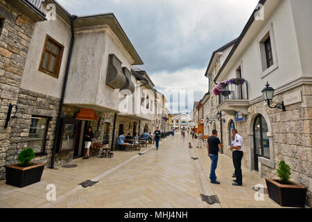 Hauptstraße in Andricgrad, Visegrad, Bosnien & Herzegowina Stockfoto