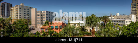 Die Skyline von Fort Lauderdale Barrier Island auf den Intracoastal Waterway. Stockfoto