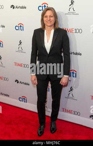 New York, NY - 24. April: Cindy Holland besucht Zeit 2018 100 Gala bei Jazz at Lincoln Center am 24. April 2018 in New York City. Stockfoto