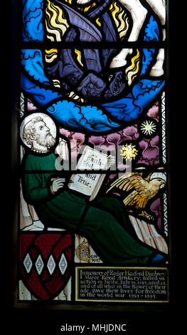 Osten Fenster von Geoffrey Webb, Detail, St. osmund's Kirche, Tarlton, Gloucestershire, England, Großbritannien Stockfoto