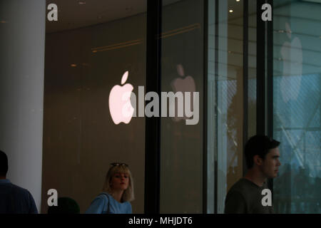 Das Logo der Marke "Apple", Dubai. Stockfoto