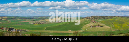 Panoramablick von Tarquinia Nekropole in der Provinz Viterbo, Region Latium. Stockfoto