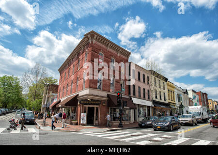 WASHINGTON D.C., USA, 2. Mai 2014 - Menschen zu Fuß in Georgetown an einem sonnigen Tag Stockfoto