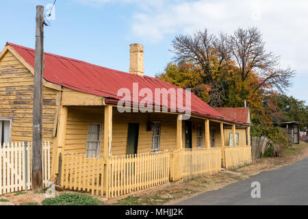 Sofala, Hill End, Bathurst, New South Wales, Australien. Ein altes Cottage in der alten Goldgräberstadt der Sofala im zentralen Westen von New South Wales. Stockfoto