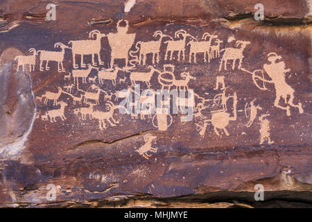 Die große Jagd Panel von Felszeichnungen in Nine Mile Canyon in der Nähe von Wellington, Utah Stockfoto