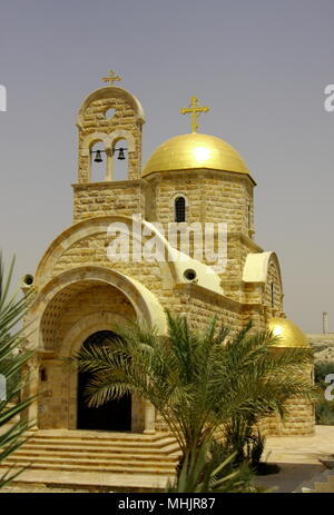 Die Griechisch-orthodoxe Kirche des Hl. Johannes des Täufers, in der Nähe der Taufe Ort, Bethanien jenseits des Jordans, Weltkulturerbe, Wadi Kharrar, Jordanien Stockfoto