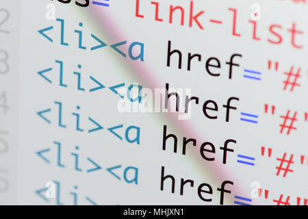 Html Code entwickeln. Programmierung Workflow abstrakter Algorithmus Konzept. Zeilen HTML-Code sichtbar. Stockfoto