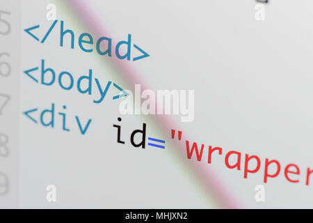 Html Code entwickeln. Programmierung Workflow abstrakter Algorithmus Konzept. Zeilen HTML-Code sichtbar. Stockfoto
