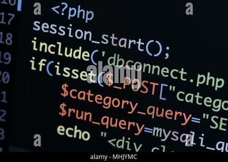 Echte PHP-Code entwickeln. Programmierung Workflow abstrakter Algorithmus Konzept. Zeilen PHP Code sichtbar. Stockfoto