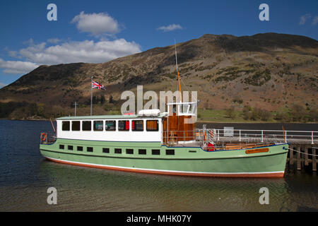 Der MV Lady Wakefield. ein Dampfer, die Kreuzfahrten auf Ullswater Lake im Nationalpark Lake District in England, hier in Glenridding. Stockfoto