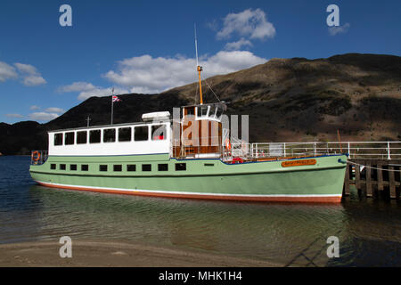 Der MV Lady Wakefield. ein Dampfer, die Kreuzfahrten auf Ullswater Lake im Nationalpark Lake District in England, hier in Glenridding. Stockfoto