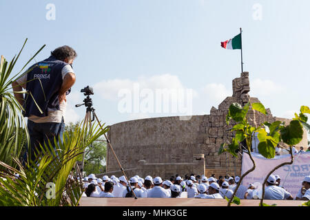 Merida Yucatan Gouverneur, Rolando Zapata Bello vor der Feier des Tages der internationalen Arbeiter in Merida Yucatan Mexiko Stockfoto