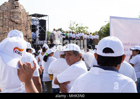 Merida Yucatan Gouverneur, Rolando Zapata Bello vor der Feier des Tages der internationalen Arbeiter in Merida Yucatan Mexiko Stockfoto