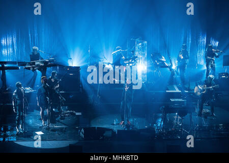 London, Großbritannien. Mai, 2018. Bryan Ferry live auf der Bühne im London Palladium in London. Foto Datum: Dienstag, Mai 1, 2018. Foto: Roger Garfield/Alamy leben Nachrichten Stockfoto