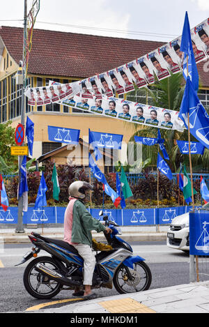 Malaysier sind übersetzung für allgemeine Wahlen am 9. Mai mit mehr als 2.000 Kandidaten, darunter einen 92-jährigen ehemaligen Ministerpräsidenten, laufen für die 222 Sitze. Aktuelle Premierminister Najib Razak wird voraussichtlich in Kraft trotz steigender Lebenshaltungskosten und politische Skandale zu bleiben. Stockfoto