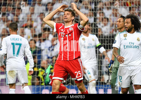 Madrid, Spanien. 01 Mai, 2018. Thomas Mueller (MULLER, Bayern München), Enttäuschung, frustriert, enttäuscht, frustratedriert, niedergeschlagen, Aktion, Fußball Champions League, Halbfinale, Real Madrid - FC Bayern München 2-2. Am 01.05.2018, ESTADIOSANTIAGOBERNAB E U. | Verwendung der weltweiten Kredit: dpa/Alamy leben Nachrichten Stockfoto