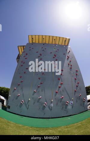 Tokio, Japan. 29 Apr, 2018. Allgemeine Ansicht, Geschwindigkeit Sterne 2018 Speed Climbing Cup bei MORI PARK Outdoor Dorf in Tokio, Japan, 29. April 2018. Credit: Hitoshi Mochizuki/LBA/Alamy leben Nachrichten Stockfoto