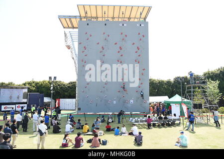 Tokio, Japan. 29 Apr, 2018. Allgemeine Ansicht, Geschwindigkeit Sterne 2018 Speed Climbing Cup bei MORI PARK Outdoor Dorf in Tokio, Japan, 29. April 2018. Credit: Hitoshi Mochizuki/LBA/Alamy leben Nachrichten Stockfoto