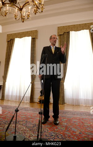 Wien, Österreich. 2. Mai 2018. Ministerrat der österreichischen Bundesregierung im Bundeskanzleramt Wien. Das Bild zeigt Bundesminister Heinz Faßmann. (ÖVP). Kredit: Franz Perc / Alamy Live News Stockfoto
