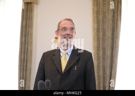 Wien, Österreich. 2. Mai 2018. Ministerrat der österreichischen Bundesregierung im Bundeskanzleramt Wien. Das Bild zeigt Bundesminister Heinz Faßmann. (ÖVP). Kredit: Franz Perc / Alamy Live News Stockfoto