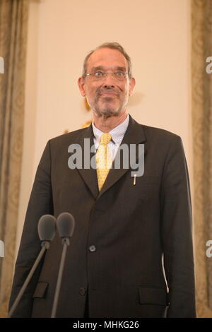 Wien, Österreich. 2. Mai 2018. Ministerrat der österreichischen Bundesregierung im Bundeskanzleramt Wien. Das Bild zeigt Bundesminister Heinz Faßmann. (ÖVP). Kredit: Franz Perc / Alamy Live News Stockfoto