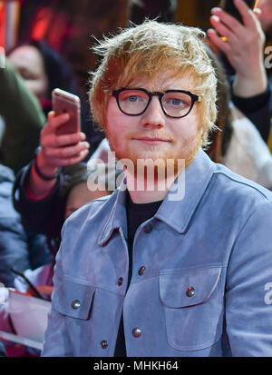 23 Februar 2018, Deutschland, Berlin: Der britische Sänger und Songwriter Ed Sheeran am Friedrichstadt-palastes für das Berlinale Special Gala ongwriter'. Foto: Jens Kalaene/dpa-Zentralbild/dpa Stockfoto