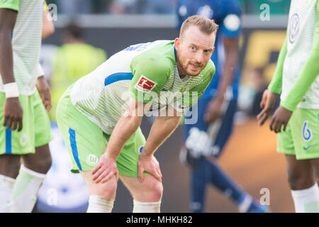 Wolfsburg, Deutschland. 28 Apr, 2018. Maximilian ARNOLD (WOB) ist enttäuscht, duschten, enttäuscht, enttäuscht, traurig, frustriert, frustriert, spät, halb Bild, halb Abbildung, Fußball 1. Fussballbundesliga, 32. Spieltag VfL Wolfsburg (WOB) - HSV Hamburg Hamburg Hamburg (HH) 1:3, am 28.04.2018 in Wolfsburg/Deutschland. | Verwendung der weltweiten Kredit: dpa/Alamy leben Nachrichten Stockfoto