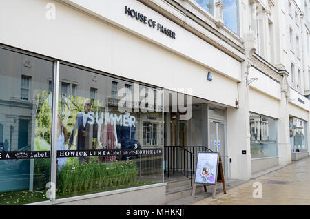 House of Fraser, Leamington Spa, Großbritannien, einer von 31 Märkten für die Schließung. House of Fraser store kündigt Schließungen, eine Firma, die freiwillige Vereinbarung, und einen neuen Mehrheitseigentümer im neuesten Umstrukturierungsplan. Hunderte von Arbeitsplätzen auf dem Spiel stehen in 59 Filialen der Kette. CBanner, einer chinesischen Einzelhandel Hamleys besitzt, wird eine neue 51%-Anteil nehmen, mit der ehemaligen chinesischen Mehrheit der Aktionäre Nanjing Cenbest Beibehaltung einer Minderheitsbeteiligung. Credit: Antony Nessel/Alamy leben Nachrichten Stockfoto