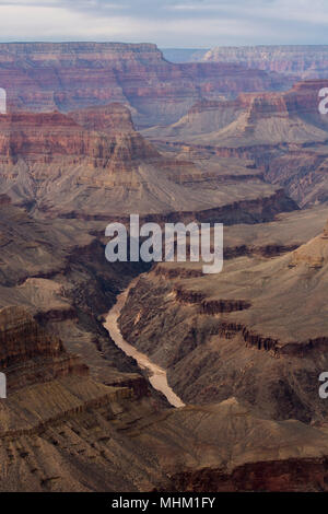 Blick auf den Colorado River durch den Grand Canyon, Arizona. Stockfoto