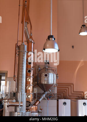 Alembic noch für die Herstellung von Alkohol in der Distillery, destilling Spirituosen Stockfoto