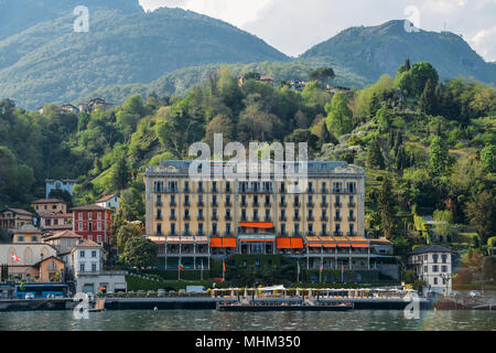 Fassade des Grand luxuriöses Hotel mit Blick auf den Comer See Stockfoto