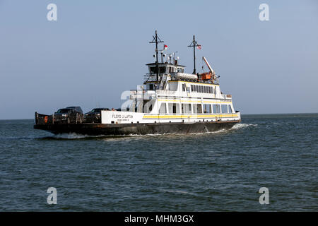 NC-01556-00... NORTH CAROLINA-North Carolina Marine Highway Fähre Floyd J Lupton, die zwischen Hatteras Island und Ocracoke Island. Stockfoto