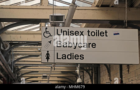 Lancaster Bahnhof, Unisex, Damen Wc, Babybetreuung, Lancashire, England, Großbritannien Stockfoto