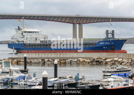 Der Hafen von Ribadeo an der Mündung des Eo, Brücke, die verbindet die Regionen von Galicien und Asturien, im Norden Spaniens, Europa Stockfoto