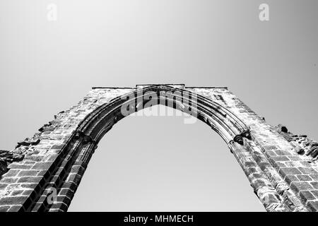 Die Ruine der gewölbten Fenster Rahmen in der "Dale Abbey, Derbyshire, Großbritannien Stockfoto