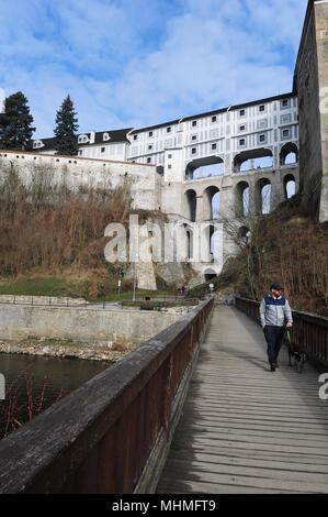 Cloack Brücke in Cesky Krumlov, Tschechische Republik Stockfoto